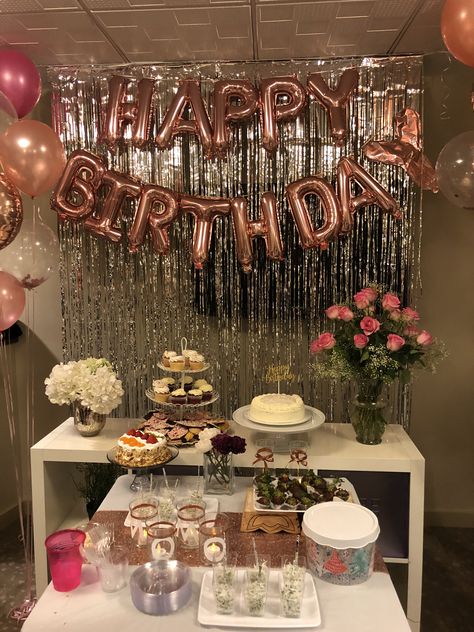 18th Birthday Decorations At Home Simple, 18th Home Birthday Party Ideas, Happy Birthday Sign Aesthetic, Birthday Party Home Ideas, Birthday Party At Home Decoration, Diy Bday Decor At Home, 15 Birthday Decor, 20th Birthday Decoration Ideas At Home, Background Drops For Parties