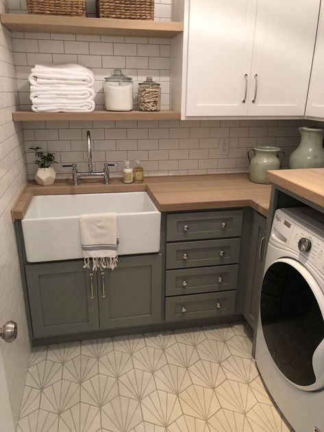 Laundry Room Ideas L Shape, Designer Laundry Room, Modern Farmhouse Utility Room, Small L Shaped Laundry Room, Washer Dryer Combo Small Spaces, Kitchen And Laundry Room Combo, Square Laundry Room, Laundry Room Green Cabinets, Narrow Laundry Room Layout