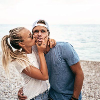 Flirty Questions To Ask, Age Gap Couples, Questions To Ask A Girl, Flirty Questions, 21 Questions, Move In Silence, Age Difference, Flirting Body Language