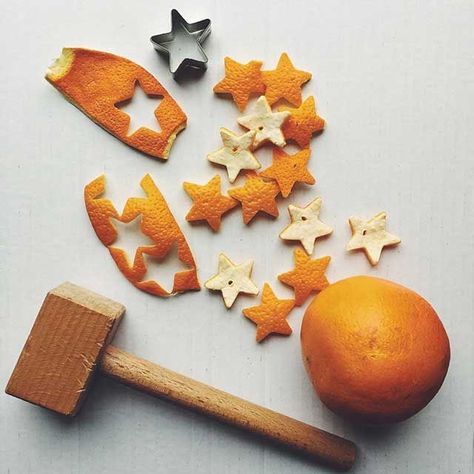 Hygge Diy, Navidad Natural, Zero Waste Christmas, Hygge Christmas, Gift Crafts, Orange Decor, Tanah Liat, Natural Christmas, Christmas Gift Decorations