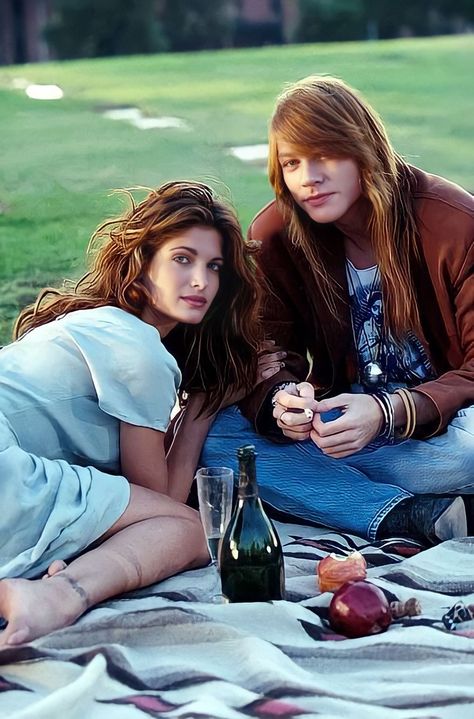 Axl Rose And Stephanie Seymour, Stephanie Seymour Axl Rose, Axl Rose 80s, Boyfriends Be Like, Axel Rose, November Rain, Stephanie Seymour, Like I Love You, Farrah Fawcett