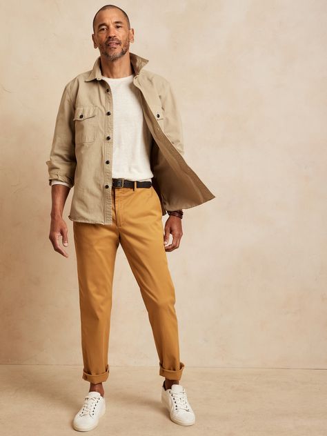 Tan Chinos Men Outfits, Chinos Men Outfit, Male Type, Fall Family Outfits, Khakis Outfit, Pants Ideas, Neutral Fall Outfits, Brown Chinos, Tan Chinos