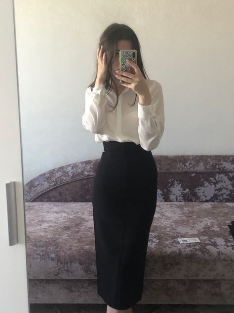 Formal Attire Outfits For Women, Skirt Business Attire, White Shirt Pencil Skirt, Pencil Skirt Blouse Outfit, Office Outfits Women Pencil Skirt, Work Outfits Women Pencil Skirt, Pencil Skirt Outfits Formal, White Blouse Business Casual, White Blouse Aesthetic Outfit