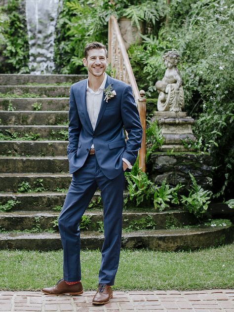 Groom No Tie, Navy Suit Groom, Mens Summer Wedding Outfits, Groom Navy Suit, Casual Summer Wedding Outfit, Groom Suit Navy, Navy Blue Groom, Groom Blue Suit, Casual Groom Attire