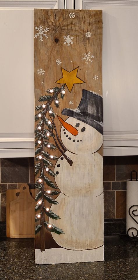 Snowman Painted On Wood Board, How To Paint A Snowman On Wood, Fence Board Christmas Projects, Wood Painting Christmas, Painting Boards Ideas Wood Signs, Painted Boards Ideas, Shudder Ideas, Wood Board Painting Ideas, Pallet Christmas Decorations