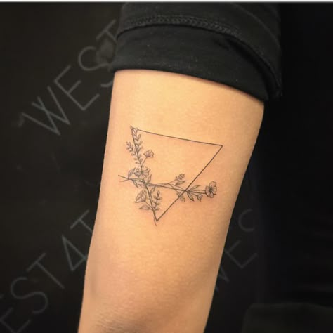 Evan Tattoo, Tattoo Earth, Tattoo Triangle, Earth Symbol, Earth Symbols, Earth Tattoo, Bestie Tattoo, Horoscope Tattoos, Cursive Tattoos