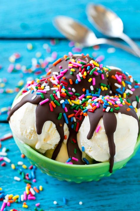 Magic shell over scoops of ice cream, topped with rainbow sprinkles. Ice Cream Creations, Diy Magic Shell, Ice Cream With Toppings, Magic Shell Recipe, Coating Chocolate, Chocolate Ice Cream Topping, Homemade Magic Shell, Magic Chocolate, Cup Ice Cream