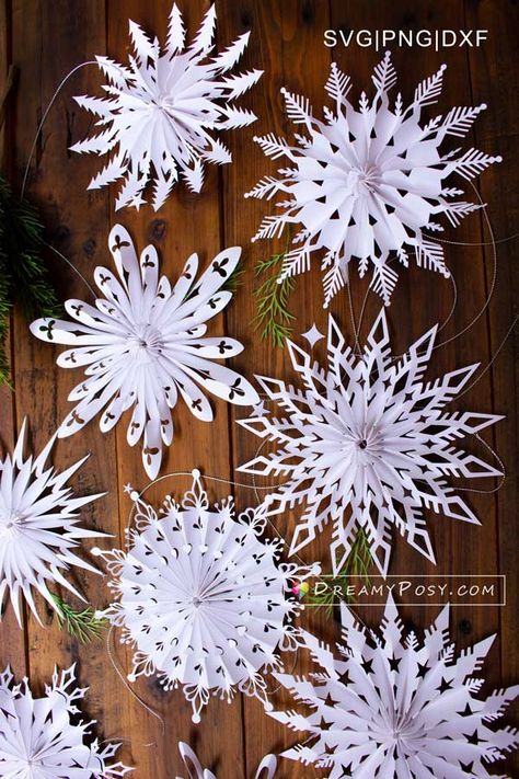 3d Paper Snowflakes, Paper Snowflake Patterns, Paper Snowflakes Diy, Cardstock Crafts, Crafts Cricut, 3d Snowflakes, Snowflake Template, Svg Templates, Snowflake Craft