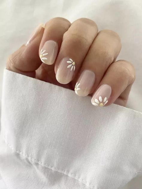 Wedding Guest Nails Ideas Classy, Bridesmaids Nails, Recruitment Outfits, Milky Nails, Subtle Nails, Daisy Nails, Simple Gel Nails, Wedding Nail, Cute Gel Nails