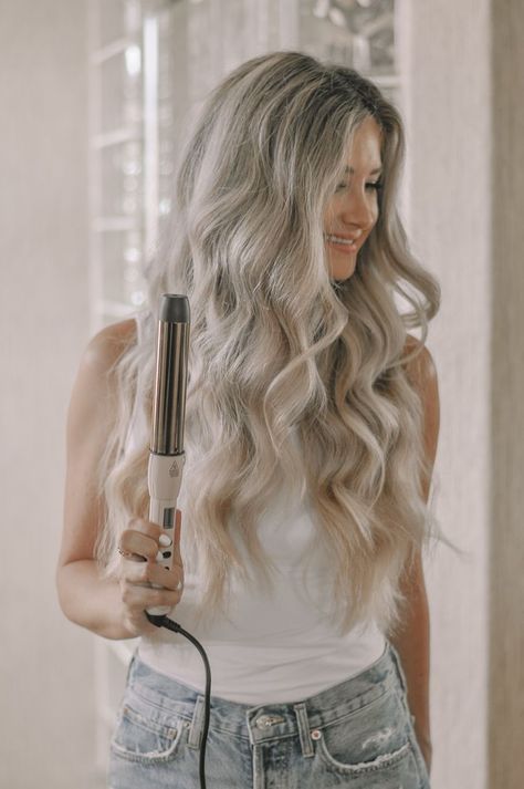 How To Get Perfect Beachy Waves - Kristy By The Sea Beachy Waves Long Hair, Beach Waves Long Hair, Blond Rose, Beachy Waves Hair, Long Hair Waves, Beach Curls, Large Curls, Beach Wave Hair, Curls For Long Hair