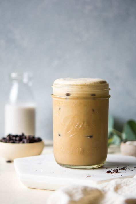 This creamy collagen boosted iced coffee is made with your favorite cold brew coffee, almond milk, maple syrup, vanilla, a pinch of sea salt, and of course, collagen! Super easy to make and a seriously delicious caffeinated pick-me-up. Starbucks Drink At Home, Sweet Cream Cold Foam, Cream Cold Foam, Shaken Espresso, Almond Milk Coffee, Keto Coffee Recipe, Collagen Coffee, Starbucks Vanilla, Cold Brew Recipe