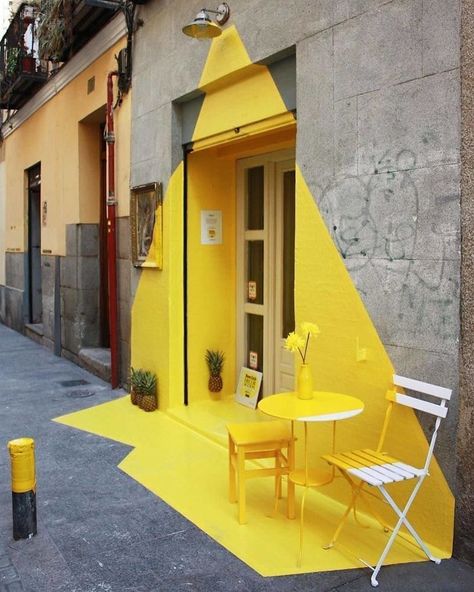 Amazing Restaurant Entrance Restaurant Entrance, Installation Street Art, Ephemeral Art, Desain Furnitur Modern, 카페 인테리어 디자인, घर की सजावट, Vegan Restaurants, Mellow Yellow, Cool Stuff