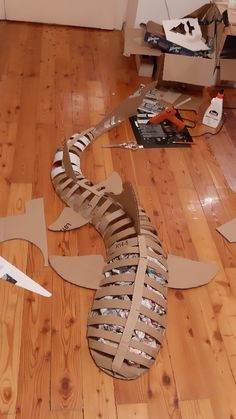 Cute Home Decor Crafts, Random Projects To Do, Best Cardboard Crafts, Sculpture Art Paper Mache, Cosplay With Cardboard, Wall Whale Shark Cardboard, How To Make A Shark Out Of Cardboard, Old Paper Crafts, Cardboard Crafts Animals