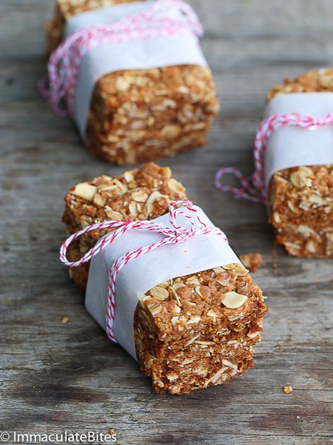 Crunchies Recipe, Crunchie Recipes, Peanut Butter Cake Recipe, Rusk Recipe, Oatmeal Bar, Brownie Vegan, South African Dishes, African Dessert, Homemade Granola Bars