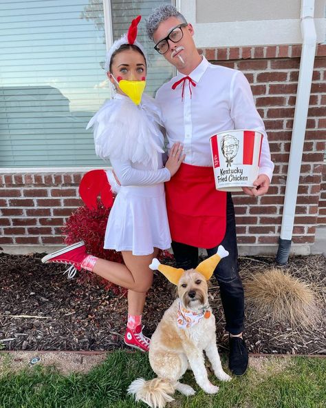 Brooklyn and Bailey’s Instagram post: “Welcome to KFC what is your order” Brooklyn And Dakota, Easy Couples Halloween Costumes, Easy Couple Halloween Costumes, Cute Couples Costumes, Couples Halloween Costumes, Costumes For Couples, Spooky Halloween Costumes, Couples Halloween Costume Ideas, Brooklyn And Bailey