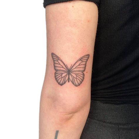 Butterfly Hand-Poked Tattoo Ideas 6 Tattoo Stick N Poke, Cute Stick And Poke Tattoo, Cute Stick And Poke, Poke Tattoo Ideas, Stick And Poke Tattoo Ideas, Poked Tattoo, Famous Art Pieces, Stick And Poke Tattoo, Saved Tattoo