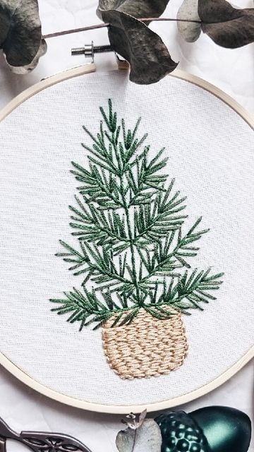 Minimalist Embroidery Designs, Xmas Tree Embroidery, Pinecone Embroidery Pattern, Easy Christmas Tree Embroidery, Embroidery Christmas Tree Pattern, Hand Embroidered Christmas Tree, Large Embroidery Patterns, Christmas Tree Embroidery Patterns Free, Holiday Embroidery Ideas