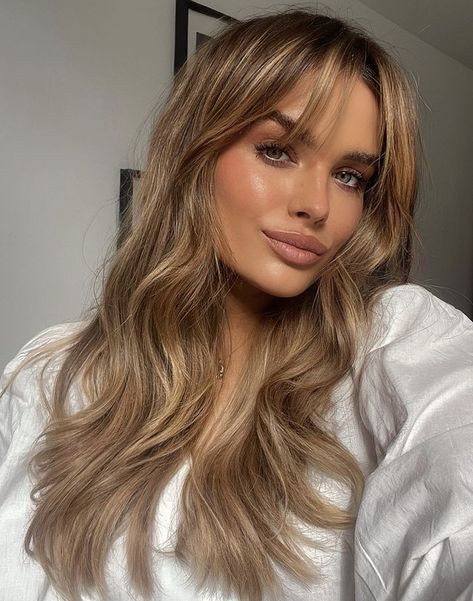 Fringe Bob Haircut, Chocolate Blonde, Bronde Balayage, 90s Hairstyles, Wispy Bangs, Trendy Haircuts, Hair Skin Nails, Hair Inspo Color, Curtain Bangs