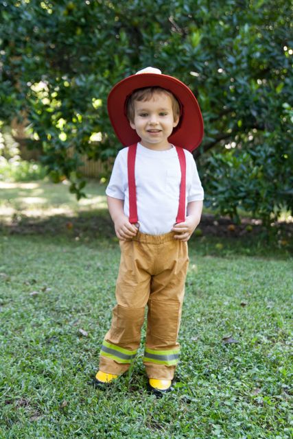 Easy Fireman Costume, Diy Fireman Costume Kids, Diy Firefighter Costume Kids, Firefighter Costume Diy, Fireman Costume Kids, Toddler Firefighter Costume, Toddler Fireman Costume, Diy Fireman Costumes, Fireman Halloween Costume