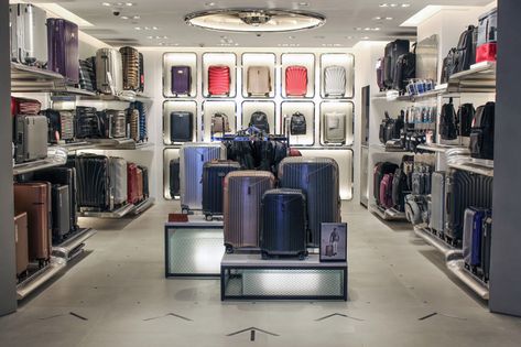 Samsonite Luggage Storage Ideas, Luggage Display, Bag Store Display, Luxury Bags Collection, Luggage Shop, Laundry Room Cabinets, Luggage Store, Exhibition Booth Design, Trolley Bags