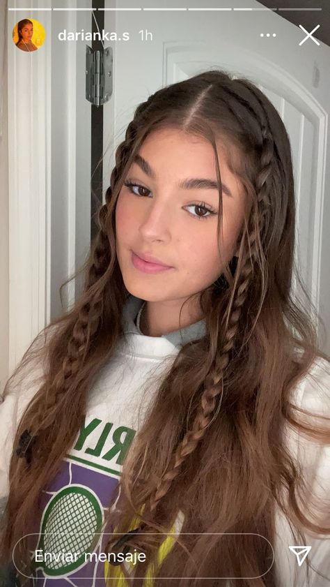 @dariankawrld ig: @darianka.s Παπούτσια Nike Free, Hair Upstyles, Vlasové Trendy, Hair Stylies, Hair Stylist Life, Easy Hairstyles For Long Hair, Hairstyles For Long Hair, Hairstyles For School, Aesthetic Hair