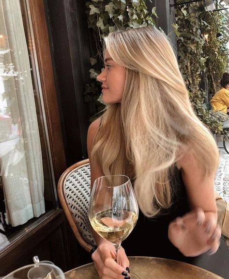 Silky Smooth Hair, Blonde Hair Inspiration, Blonde Hair Looks, Leaving Facebook, Brown Blonde Hair, Hair Inspo Color, Grunge Hair, Smooth Hair, Aesthetic Hair