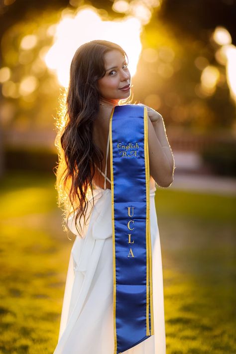 Ucla Graduation, College Grad Pictures, College Graduation Pictures Poses, Grad Photography, Graduation Photography Poses, College Graduation Pictures, Graduation Poses, Graduation Picture Poses, Grad Photoshoot