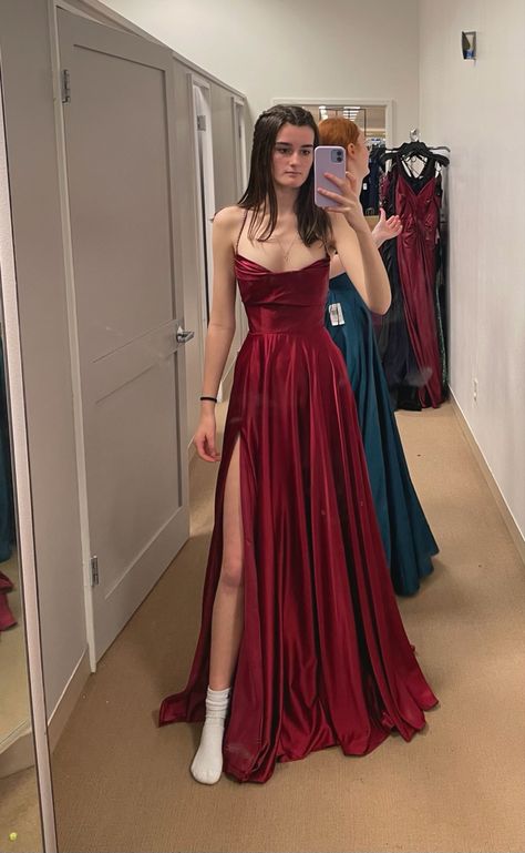 Simple Long Prom Dresses, Simple Prom Dress Long, Prom Dress Inspo, Fest Outfits, Prom Dresses Formal, Senior Prom Dresses, Strapless Prom Dresses, 파티 드레스, Prom Dress Inspiration