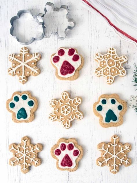 Christmas Cookies for Dogs - Spoiled Hounds Gingerbread Dog Treats Recipe, Christmas Cookies For Dogs, Homemade Christmas Dog Treats, Cookies For Dogs, Holiday Dog Treats, Dog Cookie Recipes, Pet Treats Recipes, Christmas Dog Treats, Easy Dog Treat Recipes