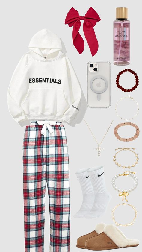 Christmas outfit idea Teen Christmas Outfit Ideas, Christmas Outfits School, Christmas Fits For School, Christmas Outfit Inspo Aesthetic, Christmas Fit Ideas, Christmas School Outfits, Cute Christmas Fits, Cute Outfits For Christmas, Cute Outfits Christmas