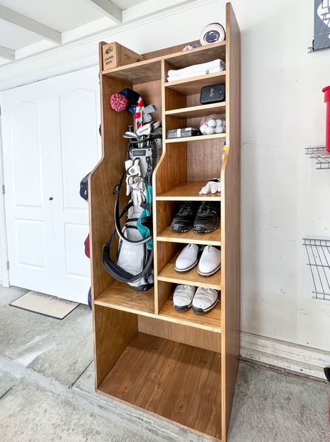 Don't whiff on golf storage! Keep all your golf gear organized in one place with this DIY golf organizer! Diy Golf Bag Storage, Golf Organization, Golf Organizer, Golf Club Storage, Golf Bag Storage, Golf Locker, Golf Storage, Diy Golf, Golf Diy