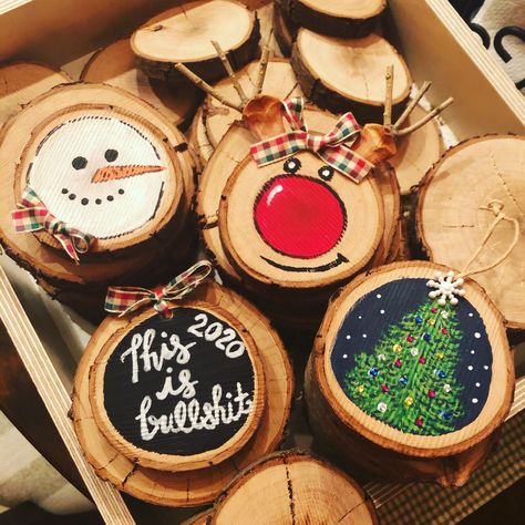 Birch Round Christmas Ornaments, Round Wood Slice Christmas Ornaments, Wood Round Painted Ornaments, Tree Round Ornaments, Small Wood Round Ornaments, Round Wood Pieces Crafts, Wood Piece Ornaments Diy, Wooden Round Ornaments Wood Slices, Christmas Wooden Rounds