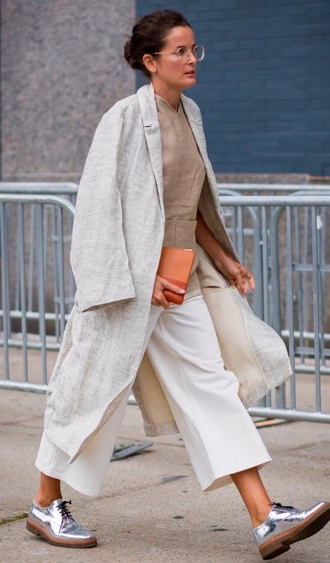 PFW SS 17 Roucha Pants, Lucy Chadwick, Cardigan Blazer, Street Style 2016, Mode Casual, Dusters, Looks Street Style, Business Outfit, Casual Work Outfits