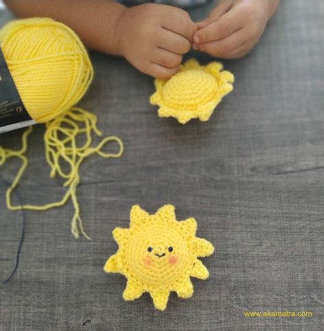 Sun Amigurumi, Kawaii Sun, Yoo Hoo, Crochet Baby Mobiles, Crocheted Toys, Crochet Keychain Pattern, Well Wishes, Forever Grateful, Crochet Applique