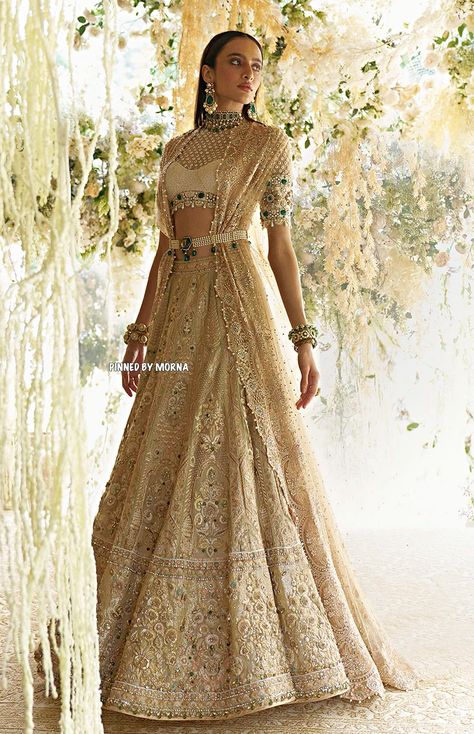 Tarun Tahiliani - India 🇮🇳 Tarun Tahiliani White Lehenga, Tarun Tahiliani Gown, Sangeet Dress Ideas, Tarun Tahiliani Lehenga, Tarun Tahiliani Bridal, India Wedding Dress, Indian Dresses For Women, Designer Bridal Lehenga Choli, Trendy Outfits Indian