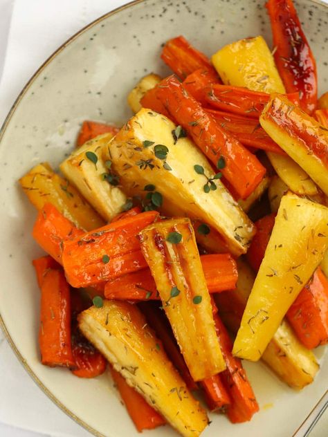 Honey Roast Carrots And Parsnips, Roasted Parsnips And Carrots, Carrot And Parsnip Recipe, Parsnips And Carrots, Honey Parsnips, Honey Roasted Parsnips, Carrot Parsnip, Carrots And Parsnips, Roasted Carrots And Parsnips