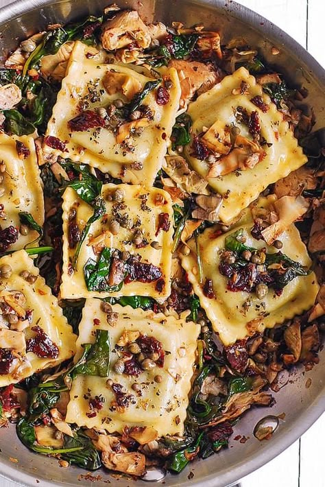 Italian Ravioli with Spinach, Artichokes, Capers, Sun-Dried Tomatoes Italian Ravioli With Spinach Artichokes, Italian Ravioli, Stuffed Ravioli, Ravioli With Spinach, Vegetarische Diners, Julia's Album, Pasta Meals, Ravioli Recipe, Salad Pasta