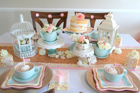 Ice Display Ideas, Girls Tea Party Birthday, Par Tea, Ladies Tea, Tea Party Bridal, Girls Tea Party, Tafel Decor, High Tea Party, Princess Tea Party