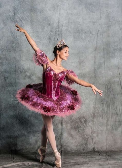 Houston Ballet principal Karina Gonzalez wearing the 2016 Sugar Plum Fairy costume for the company's production of the Nutcracker on  Monday, Oct. 31, 2016, in Houston. Photo: Elizabeth Conley, Houston Chronicle / © 2016 Houston Chronicle Nutcracker Ballet Outfit, Sugar Plum Fairy Costume, Nutcracker Ballet Costumes, Dance Outfits Ballet, Houston Ballet, Ballet Outfit, Nutcracker Costumes, Ballerina Costume, Ballet Clothes