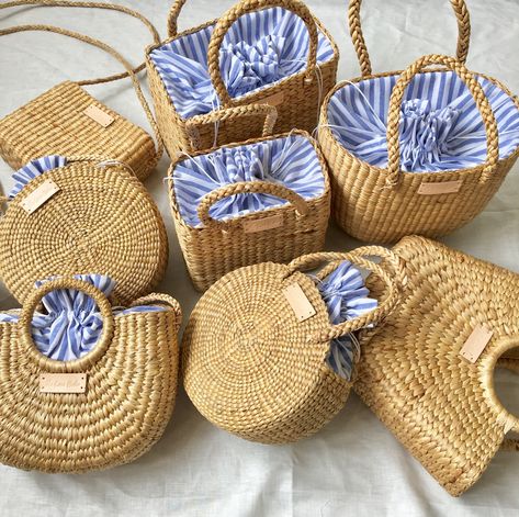 Water Hyacinth Products, Cane Bags, Diy Crochet Basket, Water Hyacinth Basket, Embroidered Clutch Bag, Basket Bags, Store Design Boutique, Eco Friendly Accessories, Diy Bag Designs