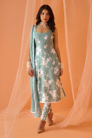 Shop for Lashkaraa Green Chanderi Floral Print Kurta Set for Women Online at Aza Fashions Sleeveless Suit Design, Suit Designs Indian Style Neck, Sleeveless Kurti Designs, Straight Kurti Designs, Suit Designs Indian Style, Suit Neck Designs, Trendy Outfits Indian, Kurti Designs Latest, Dusty Green