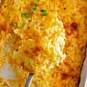 Cracker Barrel Cheesy Potatoes Main Dishes Crockpot, Cracker Barrel Cheesy Potatoes, Cracker Barrel Potato Casserole, Cracker Barrel Potatoes, Christmas Potluck Ideas, Cheesy Potatoes Crock Pot, Potatoes With Cheese, Christmas Potluck, Cheesy Potatoes Recipe