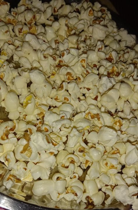 Snacks,popcorn,food Fairy Wallpaper, Popcorn, Aesthetic Wallpapers, Healthy Snacks, Corn, Healthy Lifestyle, Snack Recipes, Stuffed Mushrooms, Healthy Recipes