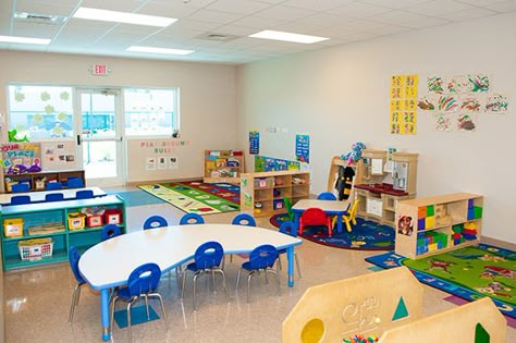 Image result for montessori toddler classroom layout Daycare Classroom Setup, Preschool Room Layout, Montessori Toddler Classroom, Toddler Daycare Rooms, Daycare Layout, Daycare Room Design, Preschool Classroom Layout, Daycare Room Ideas, Daycare Setup