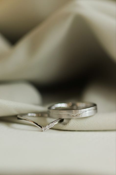 Couple Ring Design, Nail Bags, Bespoke Jewellery Design, Couples Wedding Bands, Tiny Necklace, Love Band, Wedding Essentials, Wedding Mood, Bespoke Jewellery