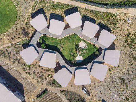 Futuristic Library, Sustainable Schools, مركز ثقافي, Rammed Earth Wall, Kindergarten Design, Passive Design, Green School, School Campus, Africa Do Sul