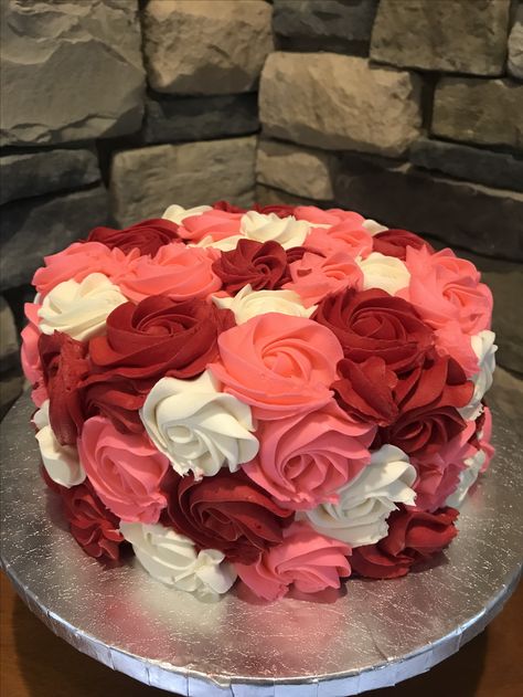 Rose Cake Ideas, Rose Cake Decorating, Rose Flower Cake, Rose Birthday Cake, Colourful Cake, Pink Rose Cake, Rose Cakes, Birthday Cake Roses, Buttercream Cake Designs