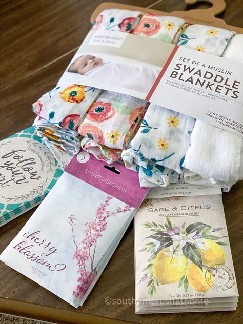 How To Make Pretty Scented Sachets (using Swaddle Blankets) https://www.southerncrushathome.com/how-to-make-pretty-scented-sachets-using-swaddle-blankets/ Cherry Blossom Scent, Pretty Blankets, Quick And Easy Crafts, Homemade Art, Sachet Bags, Crafts From Recycled Materials, Sweet Bags, Swaddle Blankets, Muslin Swaddle Blanket