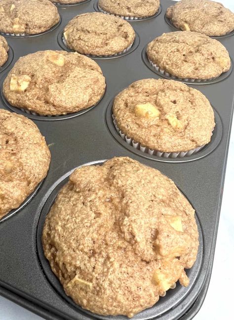 Easy three ingredient apple spice muffins. Three pantry ingredients and about 30 minutes for delicious apple muffins. Delicious as breakfast, snack or a quick and easy dessert! 2 Ingredient Pumpkin Muffins, Applesauce Spice Cake, Apple Spice Muffins, Easy Apple Cake, Apple Spice Cake, Weight Watchers Recipes Desserts, Chocolate Banana Muffins, Spice Muffins, Apple Spice