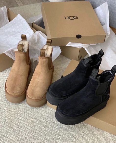 Black Uggs Platform, Ugg Platform Black, Black Platform Uggs, Platform Uggs Black, Ugg Plateau, Ugg Boots Platform, Ugg Boots Aesthetic, Black Ugg Boots Outfit, Ugg Platform Outfit